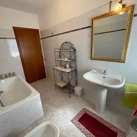 Apartament Elegante Bilocale Di 80mq Con Terrazza