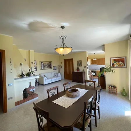 Apartament Elegante Bilocale Di 80mq Con Terrazza Villasimius